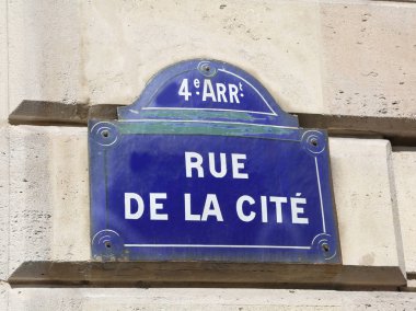 Metin Rue de la Paris şehrinin yol anlamına gelen alıntı ile büyük tabela Fransa
