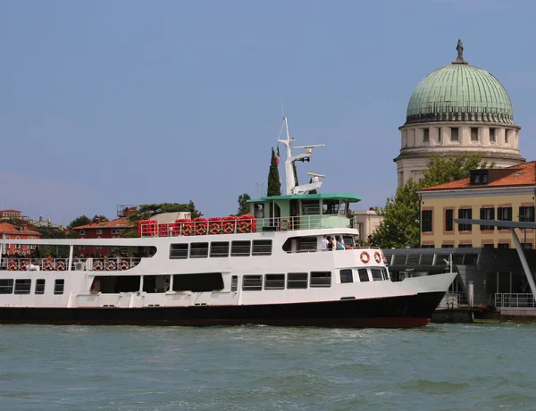 Big Boat Transport Passengers Called Vaporetto Italian Language Lido Venice — Stock Photo, Image