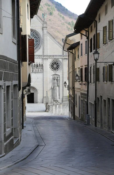 Facciata Della Cattedrale Gemona Una Città Del Nord Italia Stradina — Foto Stock