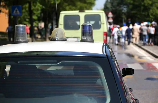 Sirenerna Polisbil Ett Upplopp Staden — Stockfoto