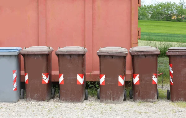 Pojemniki Recyklingu Odpadów Prawidłowej Utylizacji Odpadów Recyklingu — Zdjęcie stockowe