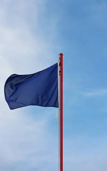 Blauwe Vlag Een Symbool Van Vervuiling Niet Dit Gebied Verticale — Stockfoto