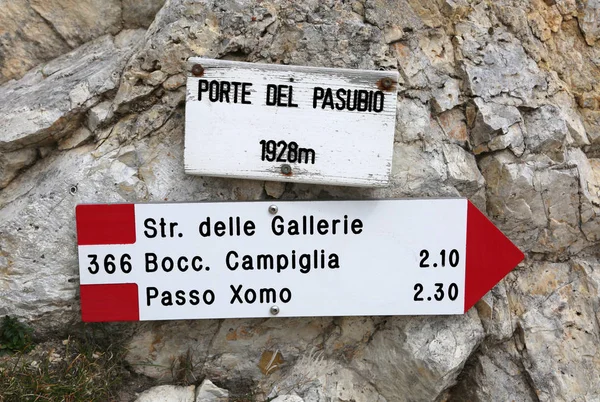 Road Sign Mountain Path Italian Language Pasubio Mountain Porte Del — Stock Photo, Image