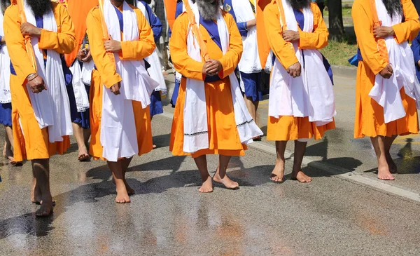 Sikh Uroczystości Mężczyznami Bez Butów Drodze — Zdjęcie stockowe