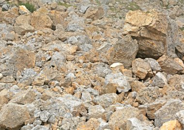 taşlar ve dağ landslip katı kaya