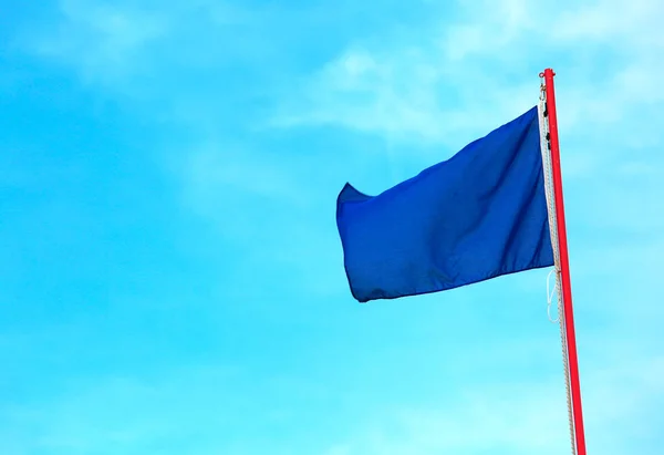 Blå Flagg Vågor Den Blå Himlen Detta Symbol Anger Ett — Stockfoto