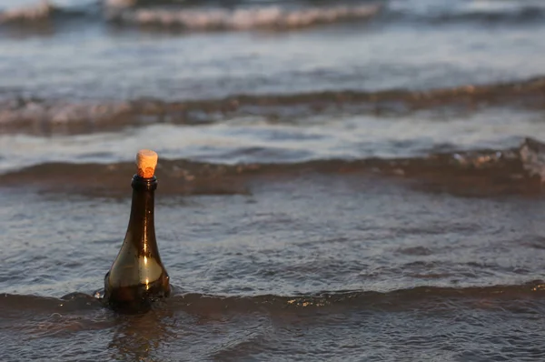 Botella Vidrio Con Mensaje Mar —  Fotos de Stock
