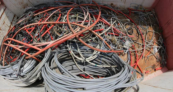 Vele Elektrische Kabels Draden Container — Stockfoto
