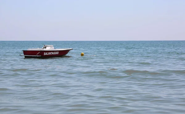 Båt Med Texten Salvataggio Som Betyder Räddning Italienska Språket Adriatiska — Stockfoto