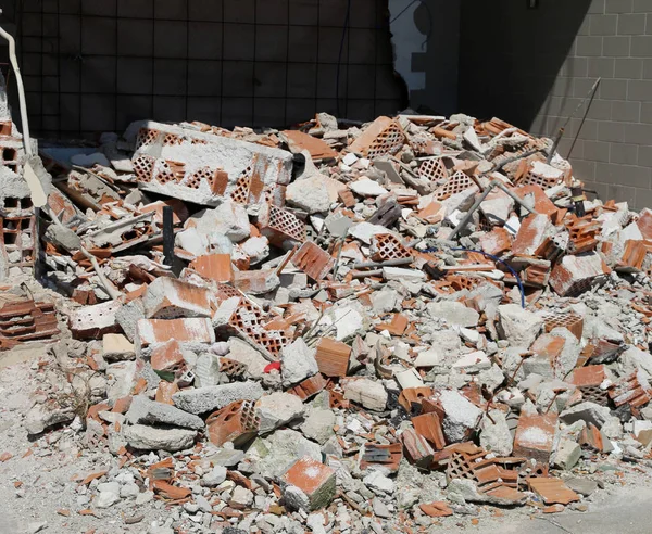 Muchos Restos Una Casa Demolida Con Ladrillos Mortero — Foto de Stock