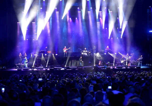 Verona, Vr, İtalya - 23 Eylül 2018: Live konser Antonello Venditti, Verona Arena bir İtalyan şarkıcı-söz yazarı ve müzisyen