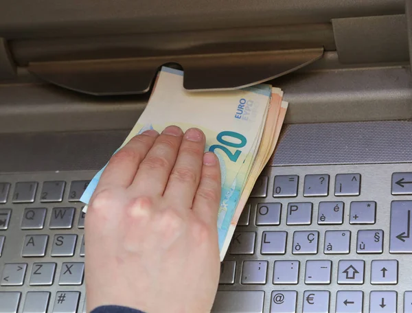 el almak biraz çok-in para--dan Atm makine