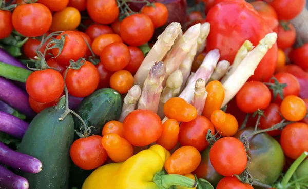 Tomates Espargos Mais Vegetais Orgânicos Para Venda — Fotografia de Stock