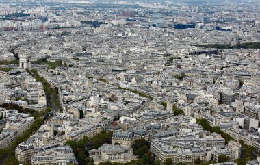 Arc de Triomphe ve Paris'te daha fazla saraylar ile kentsel Panorama Fransa
