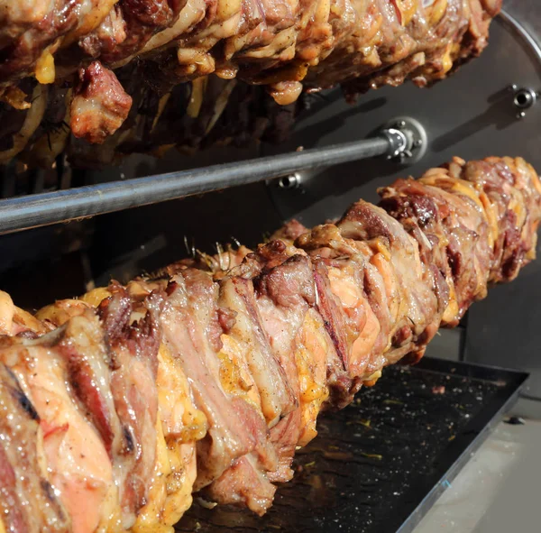 Viele Hühner Braten Auf Einem Fest Spieß — Stockfoto