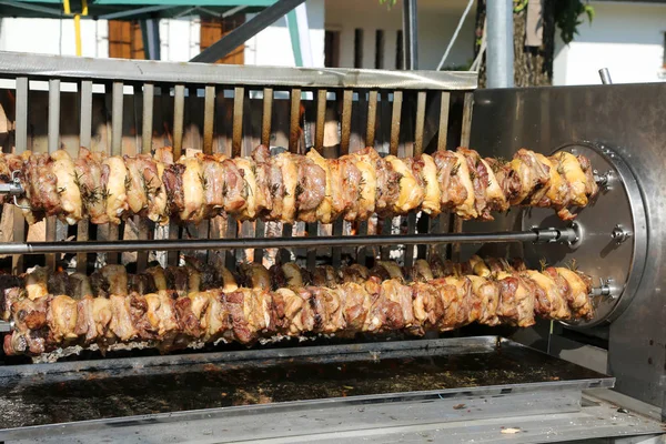 Kipfilet Gekookt Een Spit Een Festival — Stockfoto