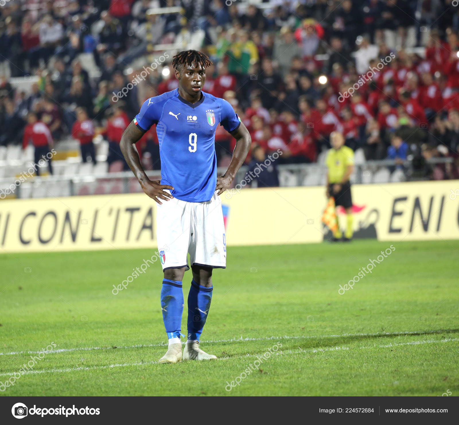 ヴィチェンツァ イタリア 18 サッカーの試合イタリア対チュニジア Menti スタジアムで 歳未満 プレイヤーがキーン モイーズです ストックエディトリアル用写真 C Chiccododifc ヴィチェンツァ イタリア 18 サッカーの試合イタリア対チュニジア Menti スタジアムで 歳未満 プレイヤーがキーン モイーズです ストックエディトリアル用写真 C Chiccododifc