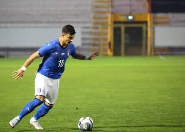 Vicenza, VI, İtalya - 15 Ekim 2018: Futbol maçı İtalya vs Tunus 21 Olsen Stadyumu'nda altında. Orsolini Riccardo oyuncusu
