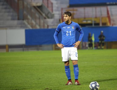 Vicenza, VI, İtalya - 15 Ekim 2018: Futbol maçı İtalya vs Tunus 21 Olsen Stadyumu'nda altında. Oyuncu: Locatelli Manuel