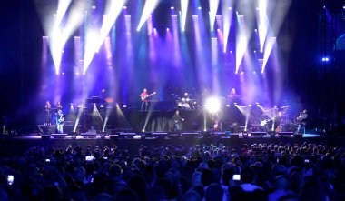 Verona, Vr, İtalya - 23 Eylül 2018: Live konser Antonello Venditti, Verona Arena ünlü şarkıcı-söz yazarı ve müzisyen