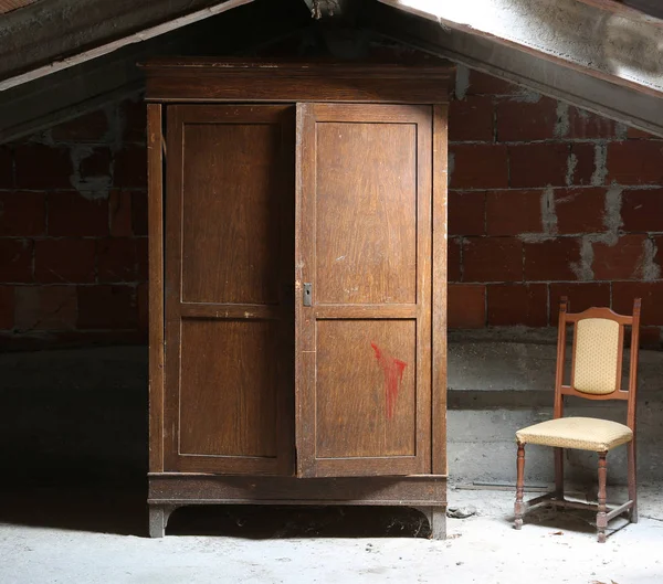 Old Dusty Attic House Wooden Wardrobe Old Ramshackle Chair — Stock Photo, Image