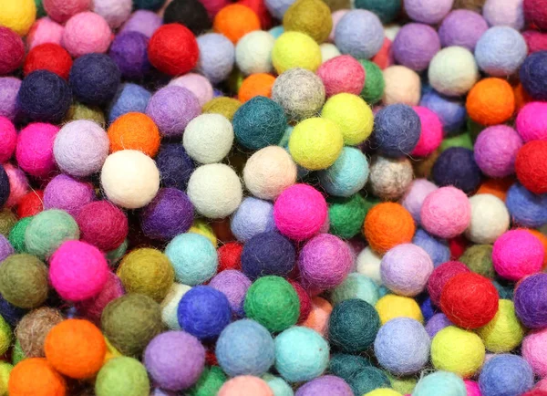 Achtergrond Van Vele Kleine Ballen Maken Met Wol Koop — Stockfoto