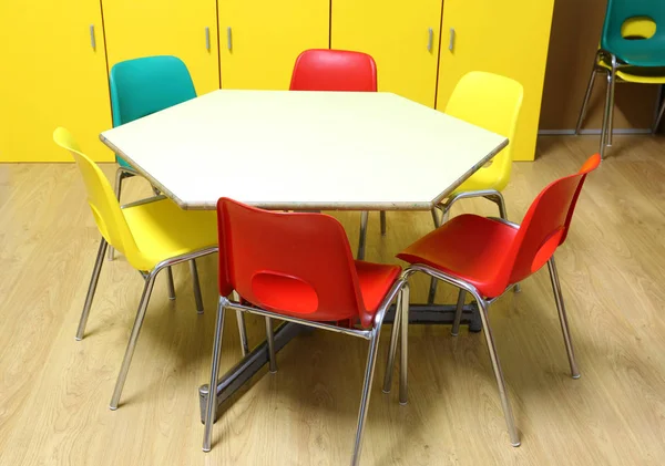 Petites Chaises Dans Salle Classe École Primaire Avec Plancher Bois — Photo