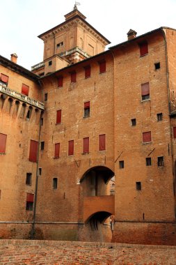 Ferrara, Fe, İtalya - 3 Kasım 2018: Castello Estense İtalyanca dil denilen Ortaçağ Kalesi