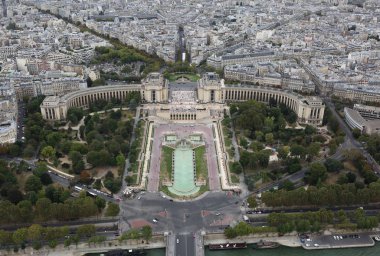 Paris, Fransa - 21 Ağustos 2018: Bina Paris'te Trocadero France Eiffel Tower