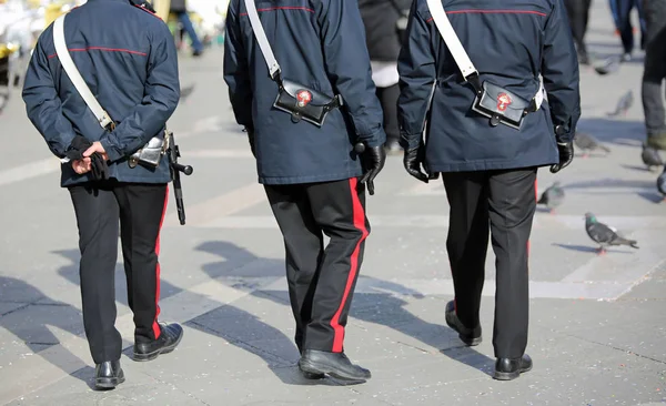 Wenecji Włochy Lutego 2018 Trzy Włoski Policjantów Nazwie Carabinieri Placu — Zdjęcie stockowe