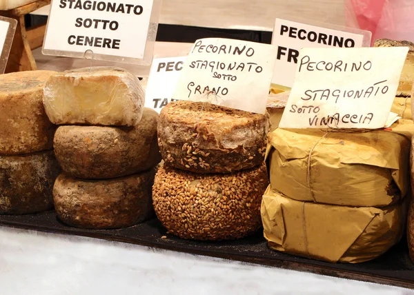 Soorten Pecorino Kaas Van Italiaanse Tekst Kaas Rijpen Type Gemaakt — Stockfoto