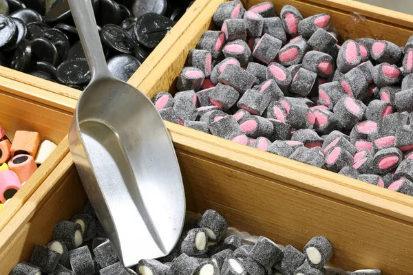 Boîte Bois Avec Réglisse Farcie Dans Magasin Bonbons Une Cuillère — Photo