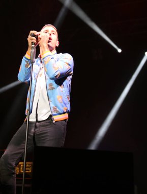 Vicenza, VI, İtalya - 5 Eylül 2017: Live konser, Gabbani Francesco ünlü İtalyan şarkıcı-söz yazarı ve müzisyen