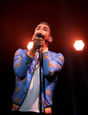 Vicenza, VI, İtalya - 5 Eylül 2017: Live konser, Gabbani Francesco ünlü İtalyan şarkıcı-söz yazarı ve müzisyen