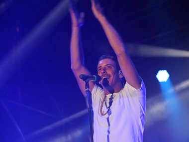 Vicenza, VI, İtalya - 5 Eylül 2017: Live konser, Gabbani Francesco ünlü İtalyan şarkıcı-söz yazarı ve müzisyen