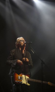 Padua, Pd, İtalya - 19 Mayıs 2017: Canlı konser kapalı Umberto Tozzi bir İtalyan pop ve rock şarkıcı ve besteci