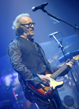 Padua, Pd, İtalya - 19 Mayıs 2017: Canlı konser kapalı Umberto Tozzi bir İtalyan pop ve rock şarkıcı ve besteci
