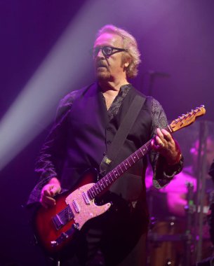 Padua, Pd, İtalya - 19 Mayıs 2017: Canlı konser kapalı Umberto Tozzi bir İtalyan pop ve rock şarkıcı ve besteci