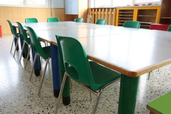 Innenraum Eines Klassenzimmers Einer Schule Mit Grünen Stühlen Ohne Kinder — Stockfoto