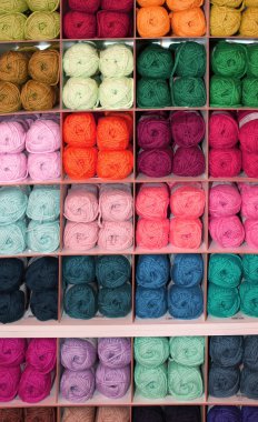 Satılık koyun yumuşak yün renkli iplik