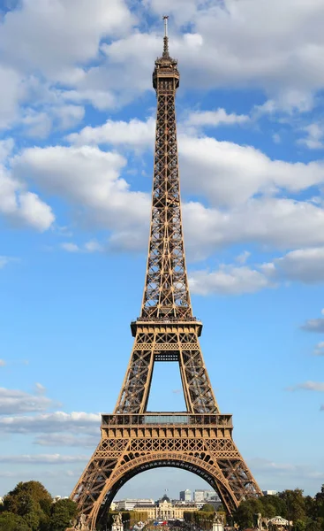 Torre Eiffel Paris França Com Céu Azul Nuvens Brancas — Fotografia de Stock