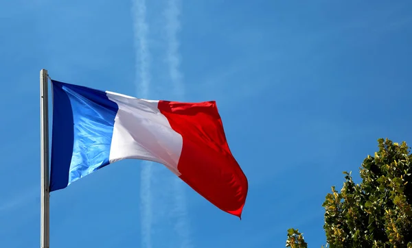 Gran Bandera Francia Ondea Cielo Azul — Foto de Stock