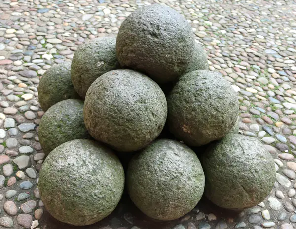 Many Very Ancient Cannonballs Made Stones — Stock Photo, Image