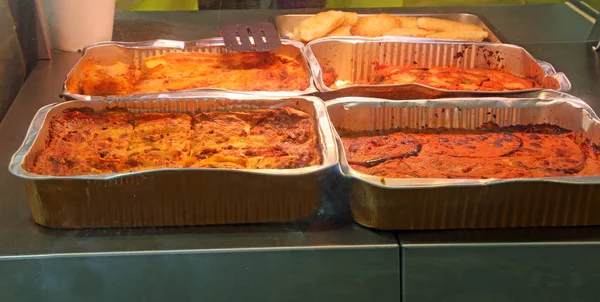 Zapiekanka Lasagne Pomidorowym Sosem Typowe Dania Włoskiego Regionu Nazwie Emilia — Zdjęcie stockowe