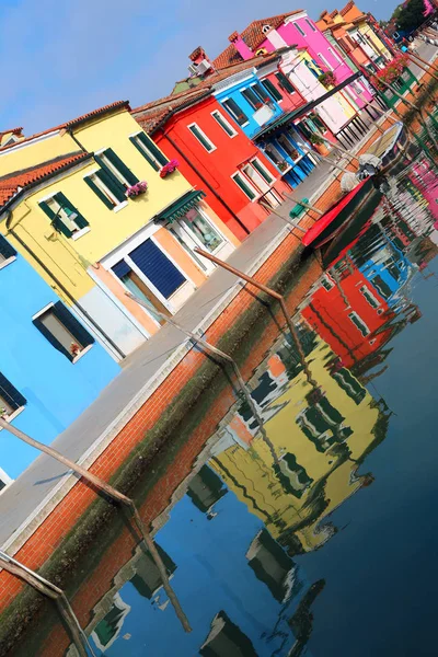 Muitas Casas Coloridas Ilha Italiana Burano Perto Veneza Foto Intencionalmente — Fotografia de Stock