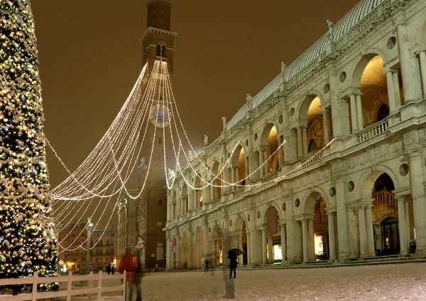 Vicenza Itálii Hlavní Náměstí Sněhu Slavná Památka Nazývá Basilica Palladiana — Stock fotografie