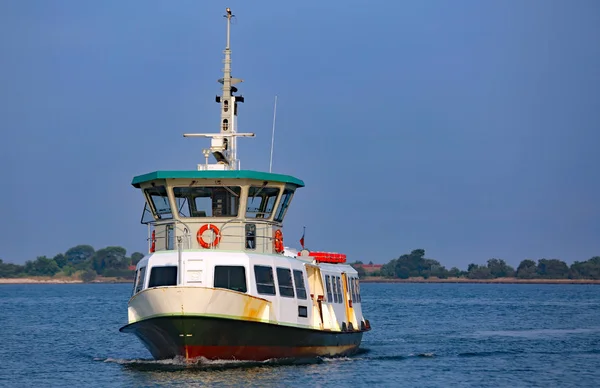 Navio Para Transporte Passagens Chamado Vaporetto Lagoa Veneza Itália — Fotografia de Stock