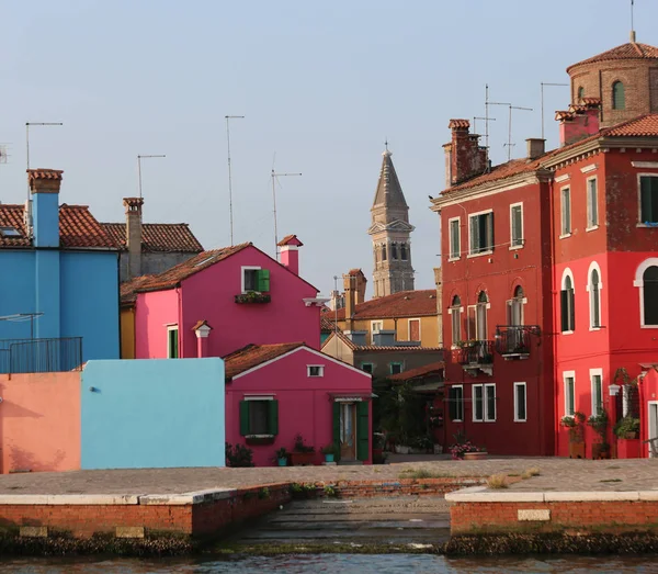 Casas Coloridas Torre Sino Velho Ilha Burano Perto Veneza Itália — Fotografia de Stock