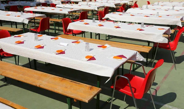 Many Tables Set Outdoors Lunch Many Guests — Stock Photo, Image