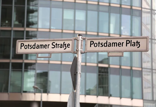 Nome Estrada Com Texto Potsdamer Strasse Platz Que Significa Potsdam — Fotografia de Stock